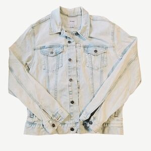 Old Navy Womans Light Wash Denim Jacket Size M